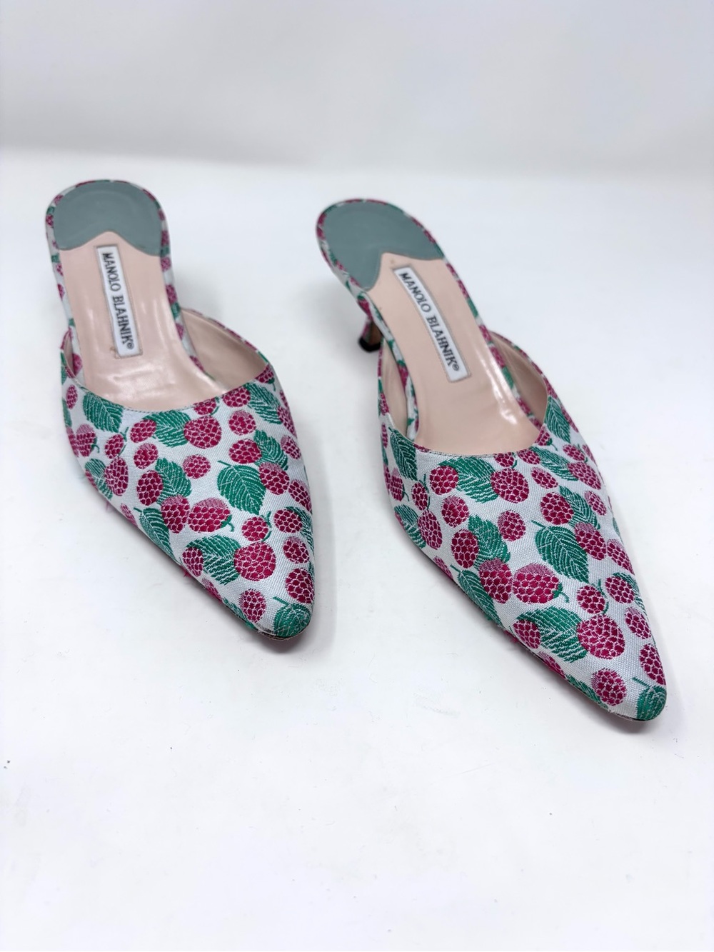 Manolo Blahnik Raspberry Mules Kitten Heel Vintage 90s Almond Toe size 39 - Picture 2 of 8